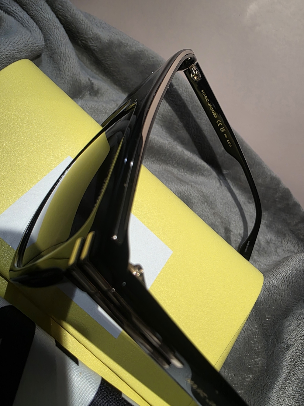 Marc Jacobs Black Oversized Square Sunglasses - Picture 4 of 7